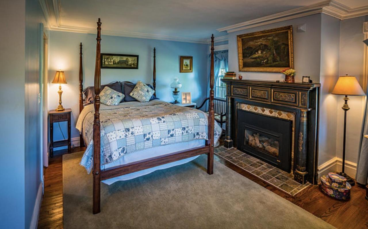 Fox & Bear Lodge Glenwood Room photo